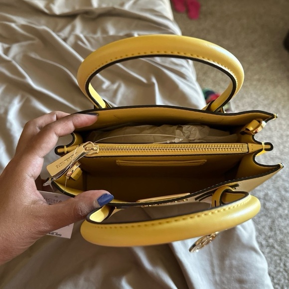 Michael Kors Mercer Crossbody bag Yellow - Picture 3 of 7
